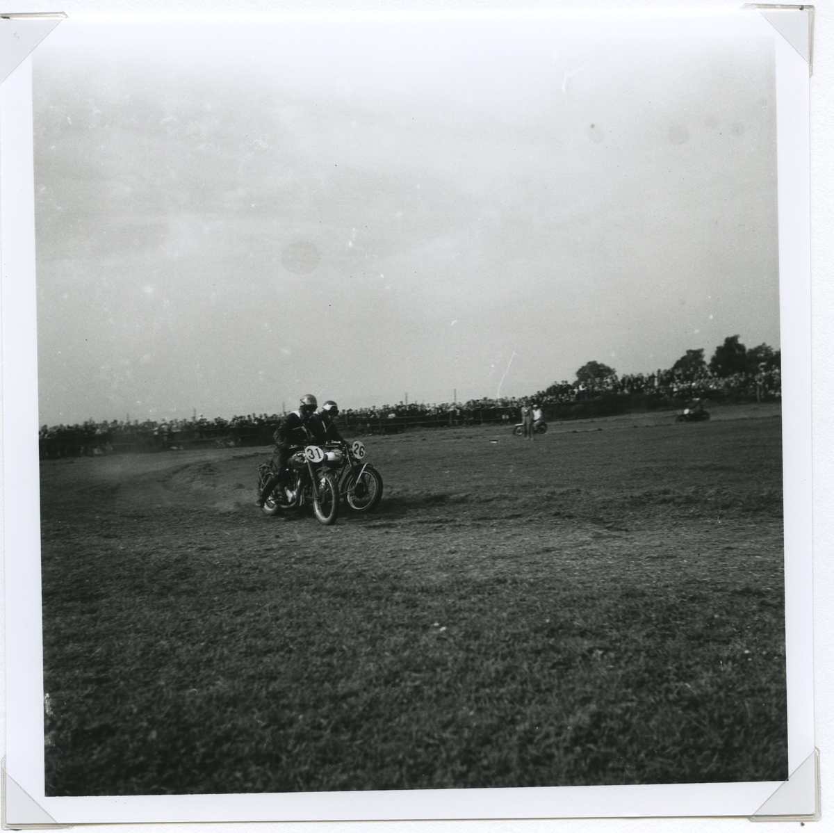 Motorcykel med nummer 31: Lennart Svensson från Karlskrona tävlar i speedwaytävlingen Kalmarscramblen.