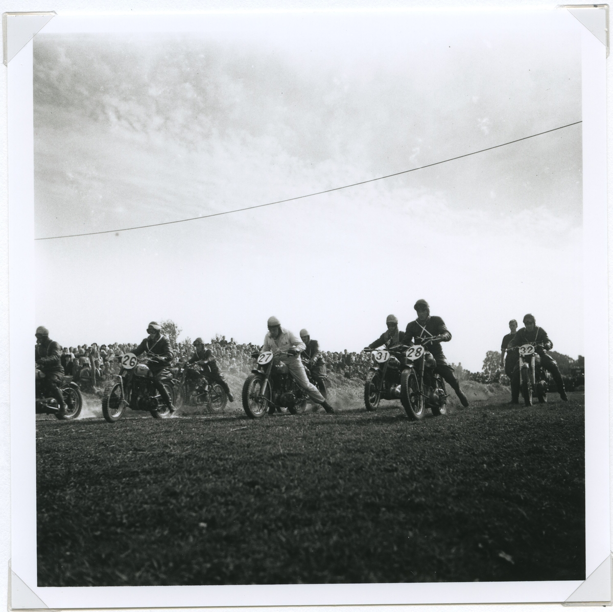 Speedwaytävlingen Kalmarscramblen 1948. Nr 27: Mårtensson.
