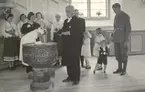 Ölandsklubbens resa 1941. Dop i Runstens k:a med klubben som fadder.