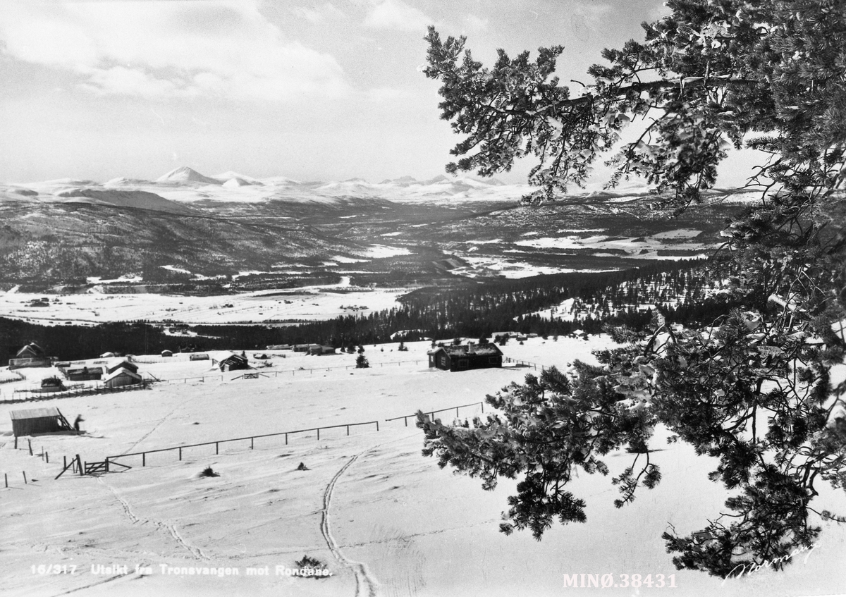 Utsikt fra Tronsvangen mot Rondane