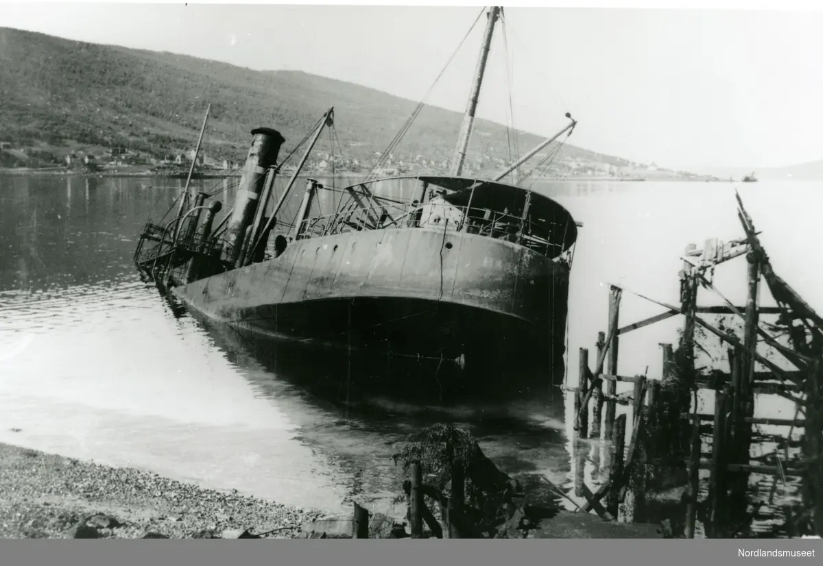 NARVIK 1940. BÅTVRAK.