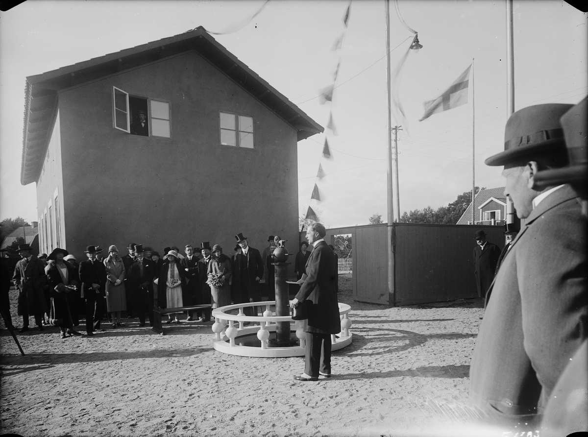 Hantverkets propagandautställning: Generaldirektör Tengboms tal vid öppnandet av Lidingöutställningen Bygge och Bo. Kronprinsparet Gustav Adolf och Louise på Lidingö.