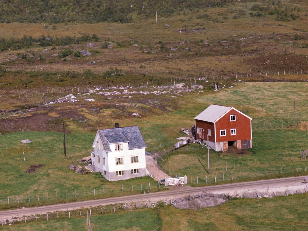 Flyfoto av Myreng i Godfjord.