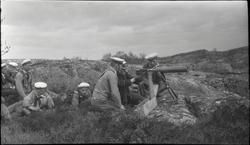 Stridsövning på Stabbo i Stockholms södra skärgård 1929. Off