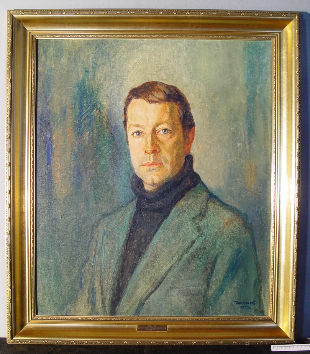 Maleri i gullfarget ramme. Motivet er et portrett av Jan Voigt.