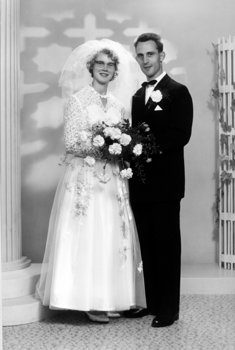 Brudebilde av Vaarin Kristine Wiik og Leif Granli. De giftet seg 1.8.1959.