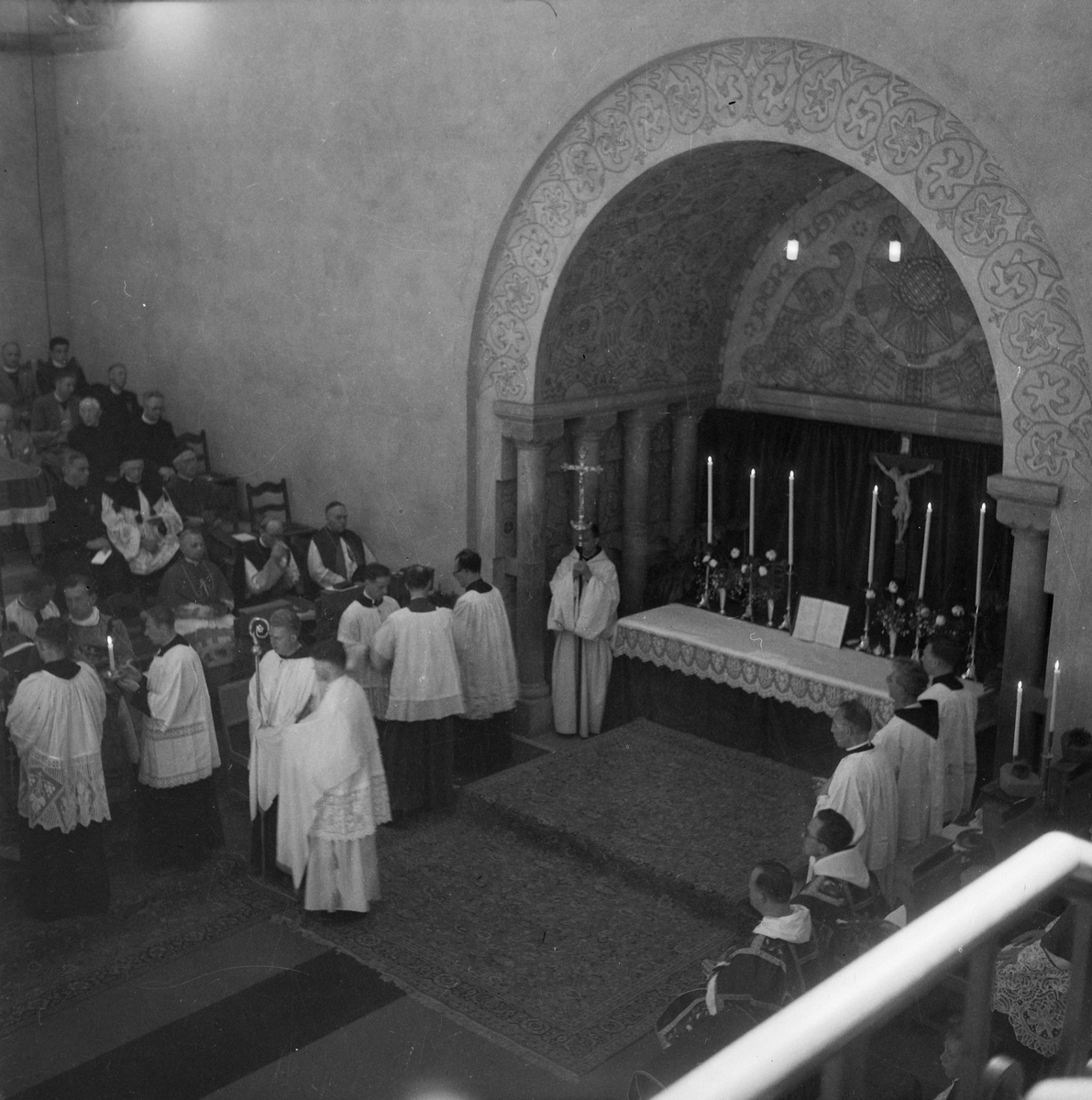 Kirkejubileet 1953. Katolsk gudstjeneste i Norges Tekniske Høyskoles aula