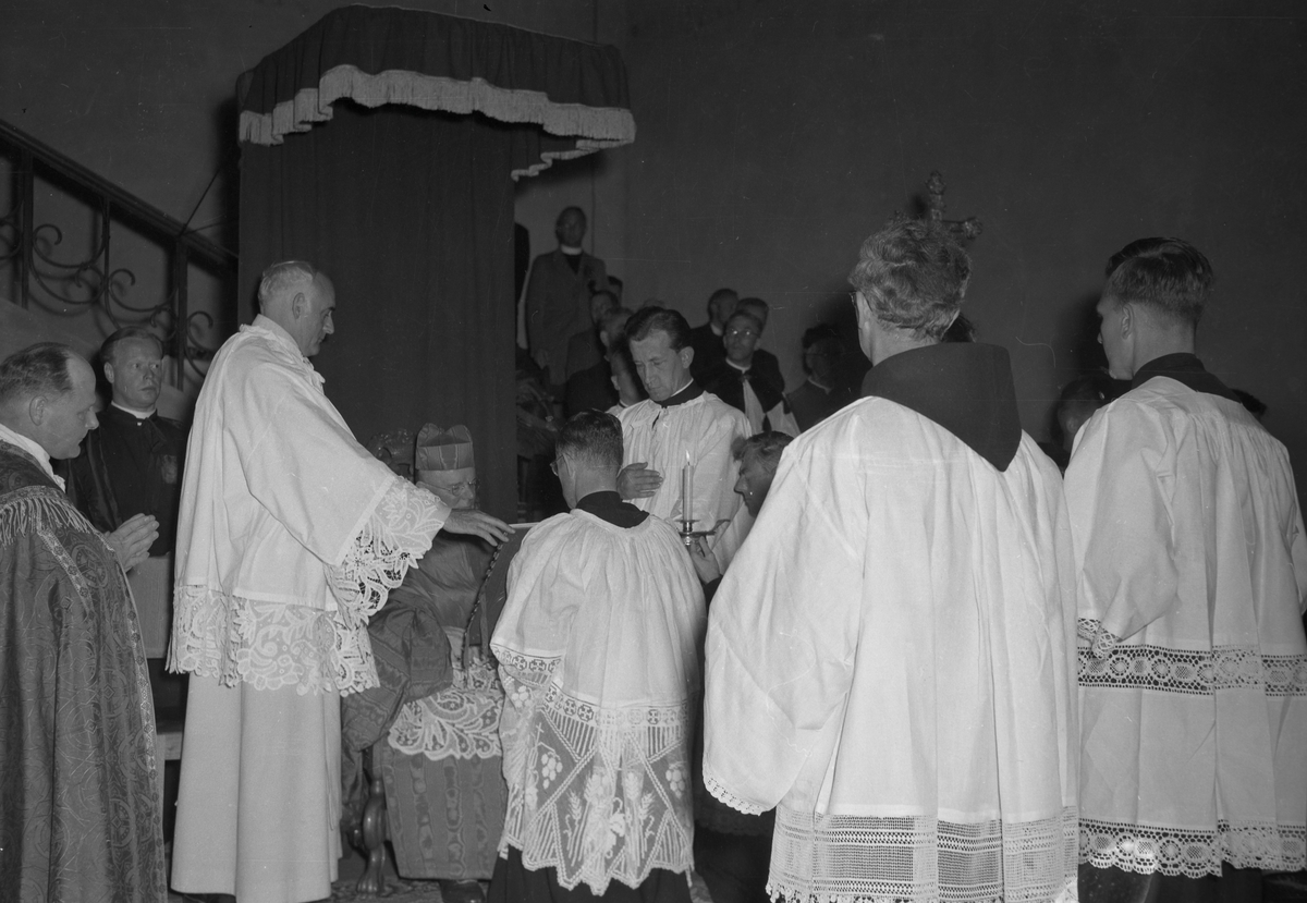Kirkejubileet 1953. Katolsk gudstjeneste i Norges Tekniske Høyskoles aula