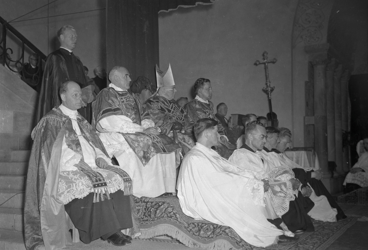Kirkejubileet 1953. Katolsk gudstjeneste i Norges Tekniske Høyskoles aula