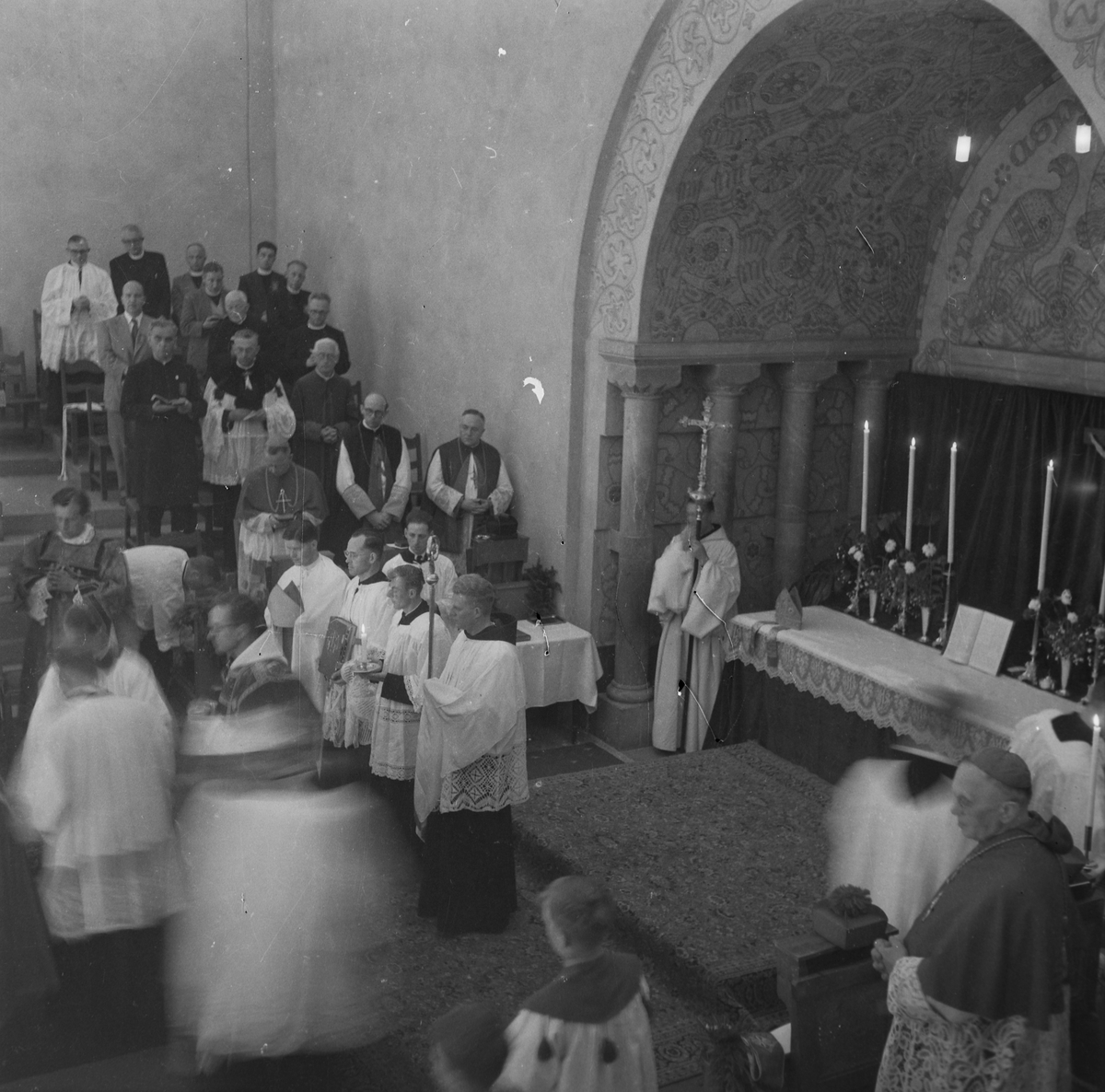 Kirkejubileet 1953. Katolsk gudstjeneste i Norges Tekniske Høyskoles aula