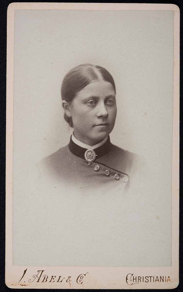 Portrett, Mina Vaaler,