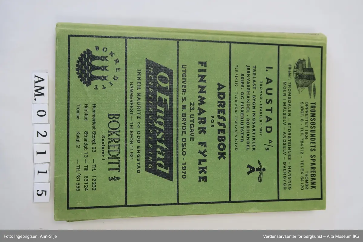 Innbundet bok som inneholder adresser og skatteligninger fra innbyggerne i Finnmark i 1970. Permen og på ulike sider i boka er det reklame for ulike bedrifter i Finnmark.