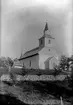 Timmersdala kyrka.
Före 1920-22 års restaurering, eftersom de gamla gravstenarna inte är resta på muren.