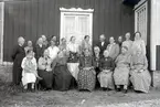 Karl August Frej:s 75-årsdag 23 juli 1926.
Övre raden från vänster:
1. Josefin Larsson
2. Elin Mogren
3. Vigotta-Hanna
4.
5.
6. 
7. Fru Moberg
8. Lilly Lind
9. 
10.
11. Fru Karlsson
12. 
13.
14. Hanna i Grönegården
Främre raden från vänster:
1. Ellen Pettersson med dotter
2. Gustava (Stava) Vennerholm
3. Tilda i Fältväbelsgården
4.
5. Håka-Larsa-Maja
6. Karl August Frej
7.
8.
9.