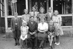 Familjen Blom i Blackekärr.
1. Gustav Blom
2. Alice Blom
3. Berit Blom
4. Karl-Gerhard Blom
5. Inger Sundell
6. Arvid Blom
7. Britta Blom
8. Ingvar Blom
9. Ingmarie Blom
10. Artur Blom