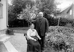 Bilden från runt 1920. 
Viktor Fischer f. i Blidsberg 1875-1942 med fru Selma f. Svensson, Liared 1864-1950.