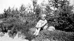 Karin Bäckström f. 1880 drev fotoateljé på Vasagatan 5 i Töreboda.
Hon tog över den av sin far Thure Bäckström, som hade etablerat firman 1886, och hon drev den mellan 1896-1916.
Karin Bäckström  gifte sig år 1917 med Johan Knape.