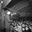 Snoddas framträder i dansrotundan, Folkets park i Skara, 1951.