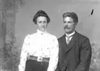 Ateljé. 
Hanna och 
Johannes Andersson *1866.

Fotograf:
Ellen Kock? Axel Lundbäck m.fl.
Gullspångssamlingen.
Bilder från Gullspång med omnejd.