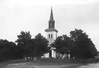 Kyrkefalla kyrka av sten med torn byggdes 1837-38. Tornet ombyggdes helt 1886-87. Predikstolen härrör från ca 1700. Ett triumfkrucifix från1300-talet och lillklockan från 1200-talet med runinskrift har bevarats.
http://www.ne.se/jsp/search/article.jsp?i_art_id=327401