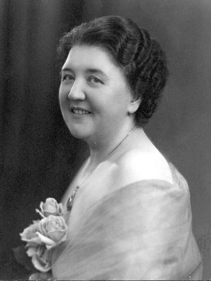 Vara. 
Adele Gustavsson, ateljesömmerska i Göteborg. Mor till tandläkare Daga Bengtsson, Vara. 
Se bilaga till liggaren.