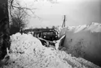 Snöröjning utanför Heljesgården.
Långfredagen 1951.