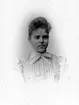 Maria Lundbäck, 1857-1927, drev fotoateljé på Lagerbergsgatan 13 i Uddevalla. Firman eteblerades 1883. Filial i Trollhättan. 
Hon var först elev hos Josefina Rydholm och blev sedan föreståndare för dennes ateljé 1880.