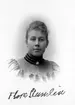 Thora Kumlin.

Ida Hammar drev fotoateljé på Skolgatan 13 & 14 i Skara. Firman etablerades 1895. Filial i Axvall och Nossebro.