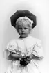 Ossie Sjöstedt 2 år 7 mån. år 1897 Dotter till Sten Sjöstedt, Hjo.

inv. nr. 86879.