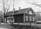 Havsmons skola, bygd år 1905. Förstoringar 24 x 35 och 2 st 28 x 38 cm. Neg finns.