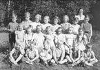 Undenäs, Havsmons skola år 1951-52. Klass 3, lärare Inga-Lill Svärd. Endast neg finns.