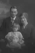 Artur Gotthold med fru och dotter Brita