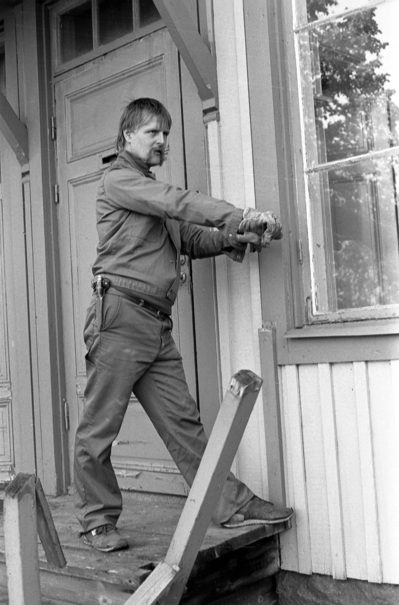 Rivning av hus i Kastet Bomhus. Oktober 1987.