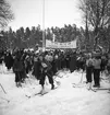 Skolungdomens fettistastävlingar på skidor. 1942