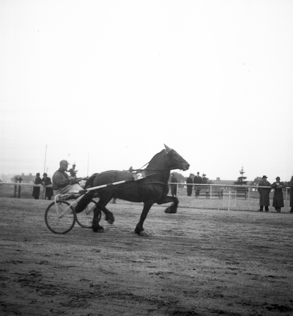 "Bank". Travet den 1/5-1946