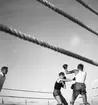 Ollie Tandberg på utställningen. 1946