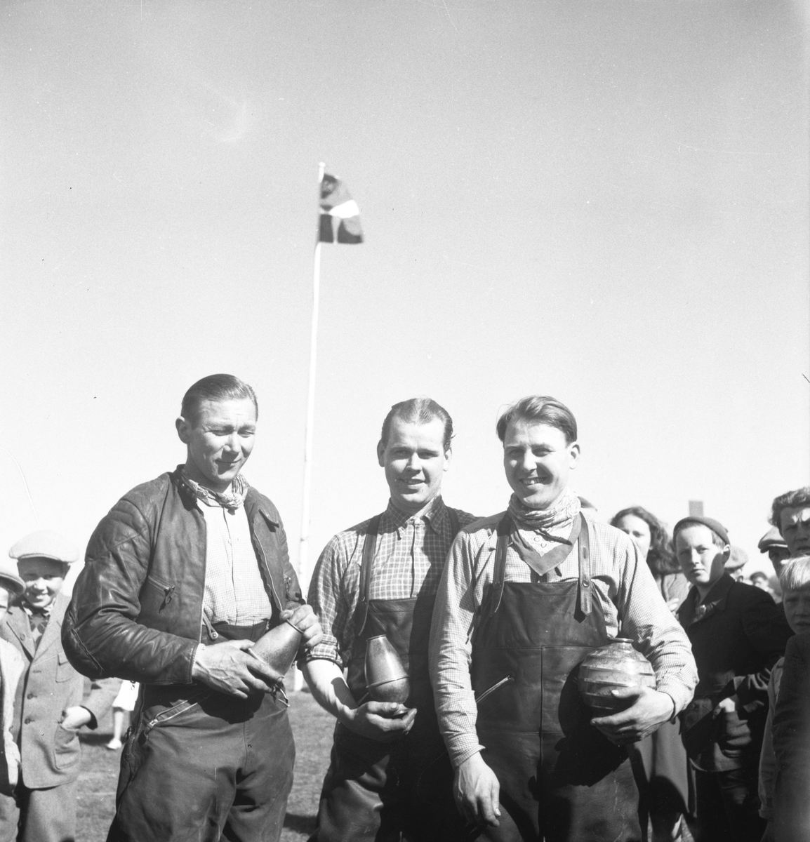 Motortävling på näringen i Gävle.

26/6 1946