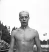 Simmare P.O. Östrand. Hofors AIF, 1946

Per-Olof Östrand föddes 13 juni i Hofors i Gästrikland och var en
svensk simmare som deltog i tre olympiska sommarspel 1948-1956.
Han fick brons (400 m. frisim) i Helsingfors 1952. Han ingick i ett lag blev det fjärde plats i 4 X 200 M frisim, 1948 och 1952.