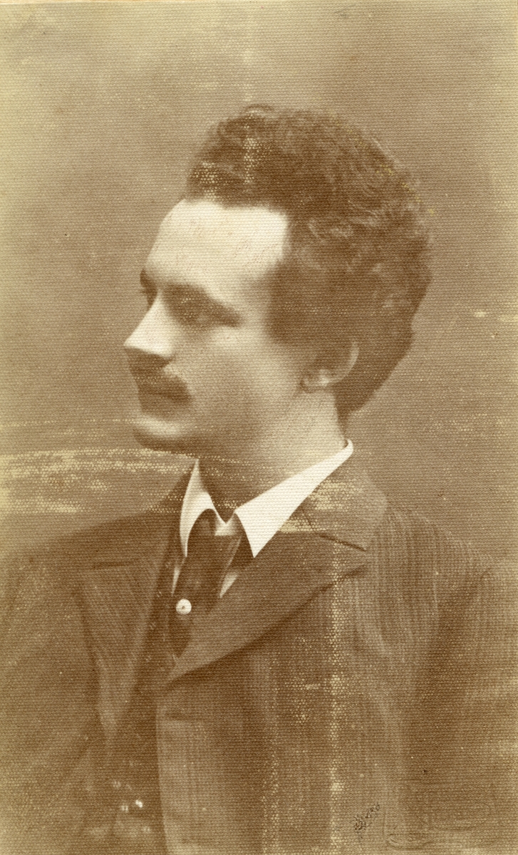 Portrett av Haakon Garaasen (6/7 1887 - 1957)