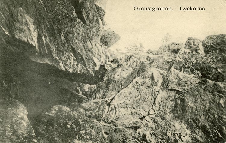 Enligt Bengt Lundins noteringar: "Oroustgrottan. Lyckorna".