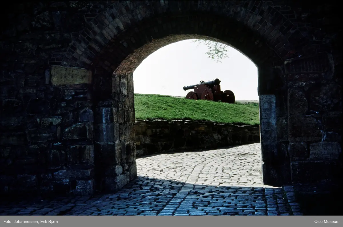 Akershus festning, port, festningsvoll, kanon