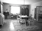 Rumsinteriör hos familjen Melin. Strömsbrovägen.