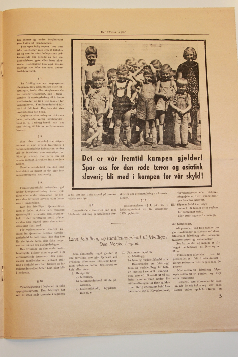 Forside. Mann m/hjelm og norsk flagg på ermet til uniformen, mot en bakgrunn av norsk flagg, finsk flagg og flammer i bakgrunnen. Tekst under i blått.