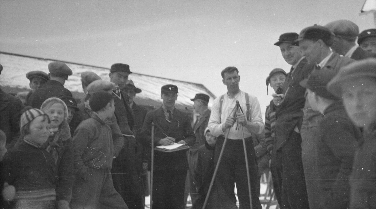 Fiplingdalsrennet 1934. Skirenn, skiløper, mye folk. 