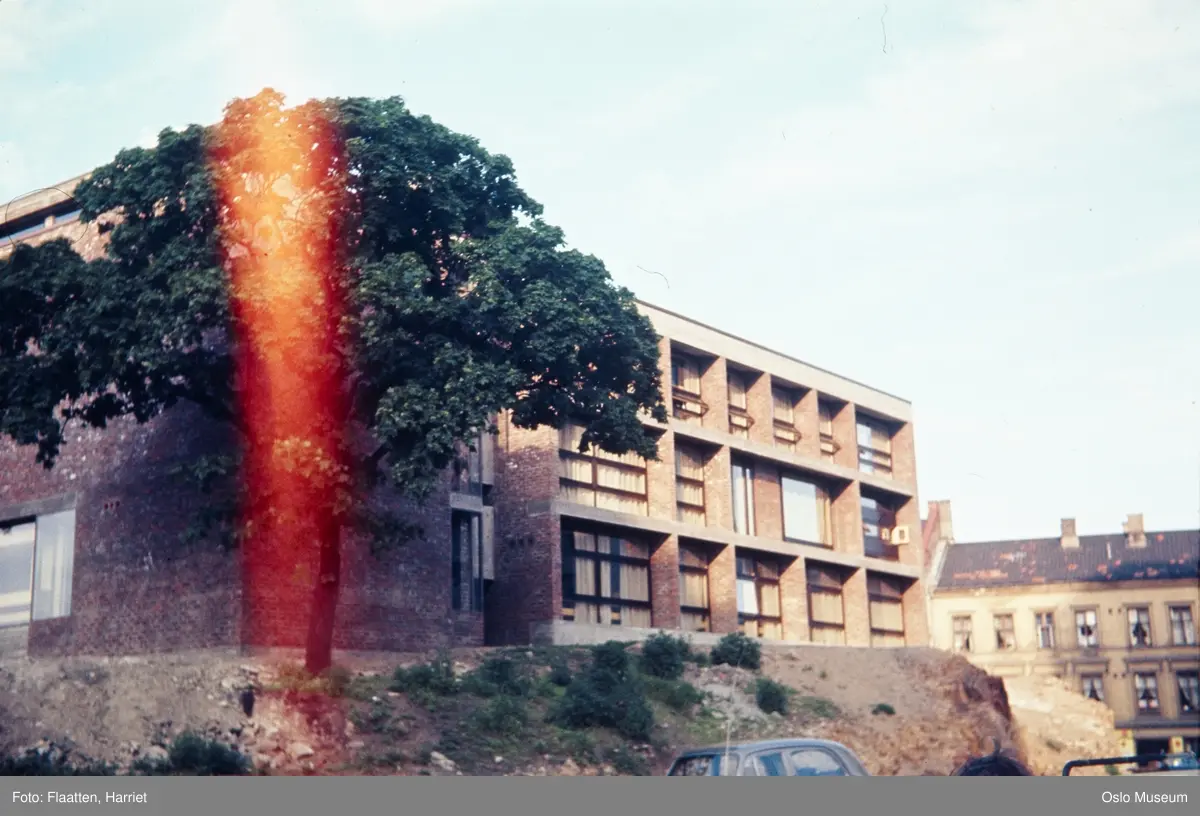 St. Hallvard kirke og kloster, bygård