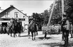 Luftvärnet, ceremoni med ryttare på fästningstorget. Omkr 1940 - 45.