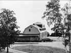 Fästningen, kronobageriet byggdes år 1911 - 1912 vid östra vallen, med Vättern i bakgrunden. Fotot är taget år 1969.