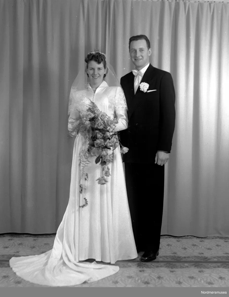 Bilde er registrert på Rolf Aspen. Fra Nordmøre museums fotosamlinger, Halås-arkivet.
