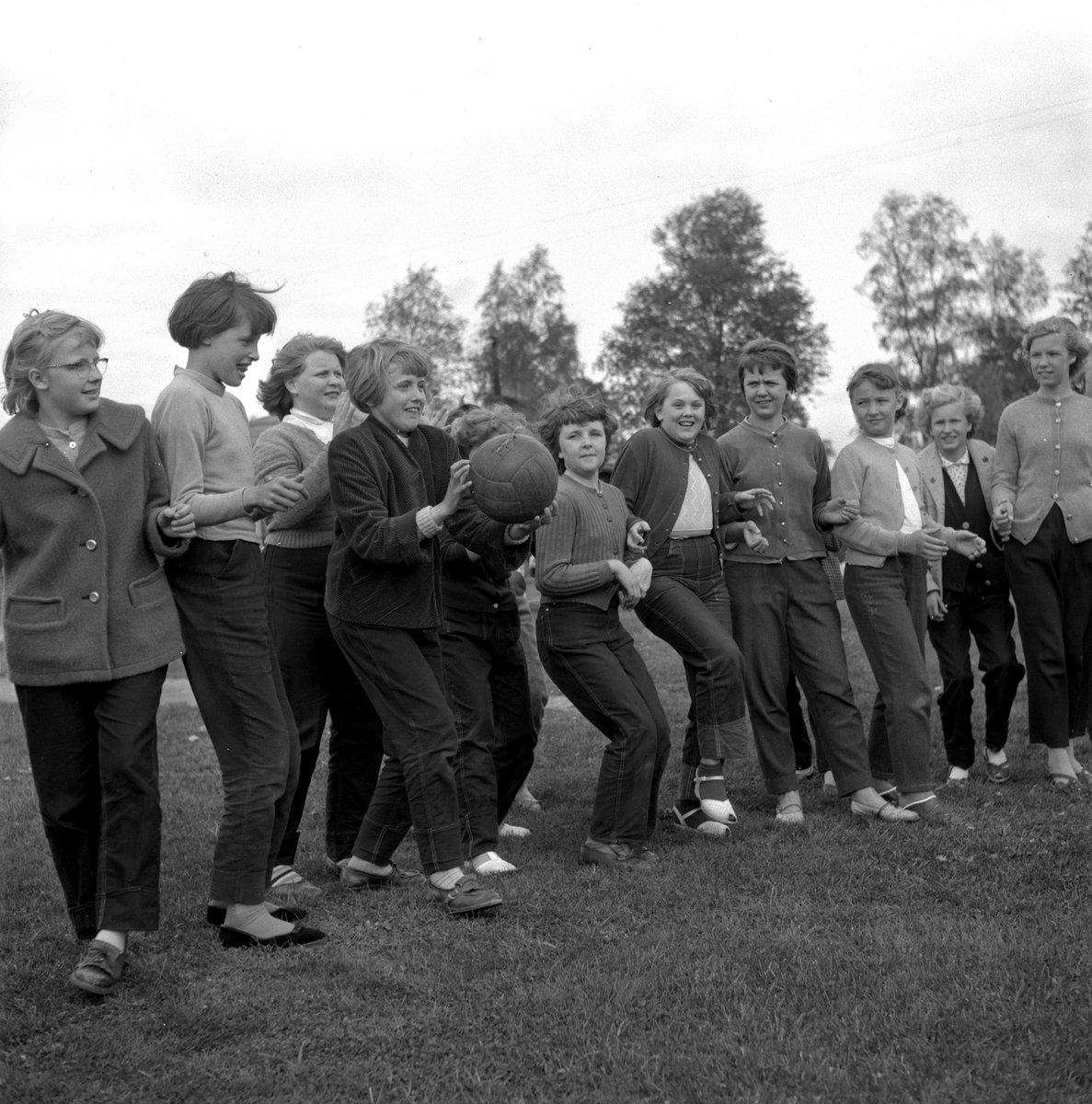 Reportage från Hästnäs.
Juni 1956.