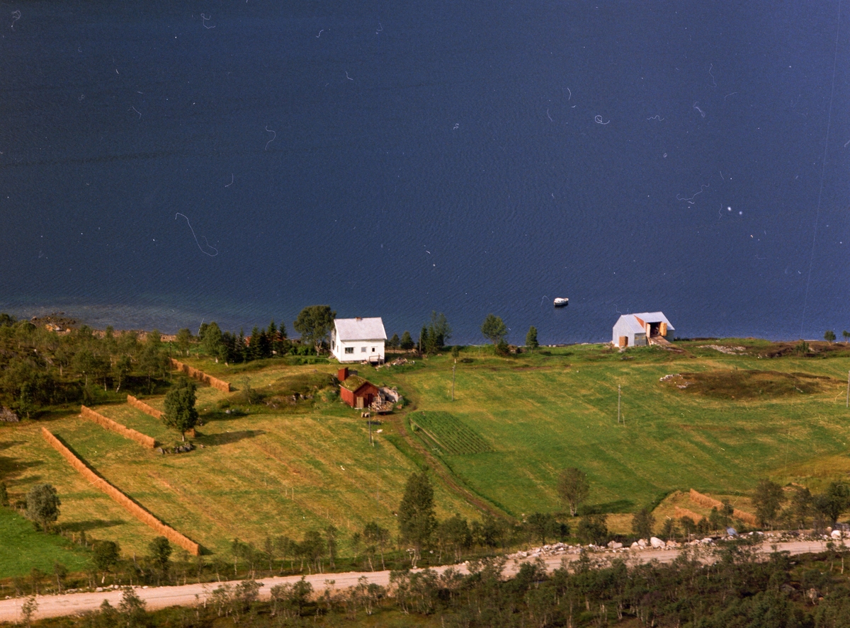 Flyfoto fra Gullesfjordbotn.